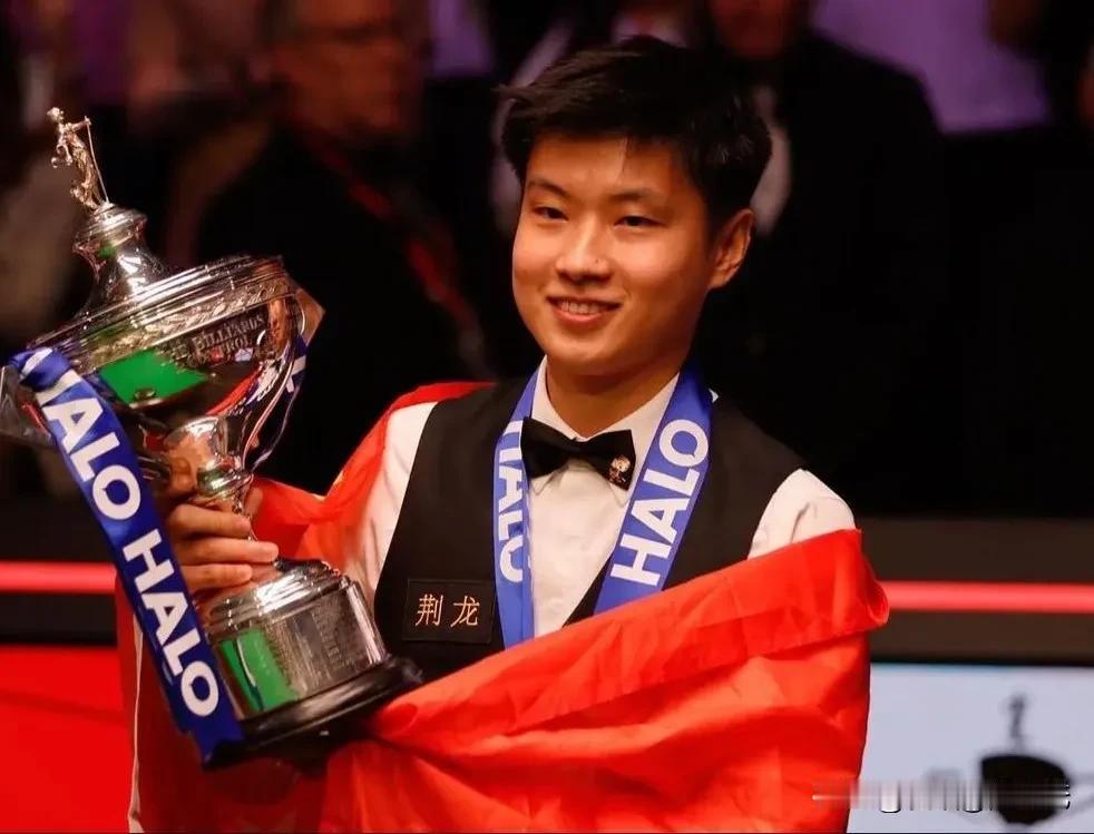 虽然说卫冕难度比较大，但对于现在手感极佳的赵心童，只需要保持专注就行了。任何一位