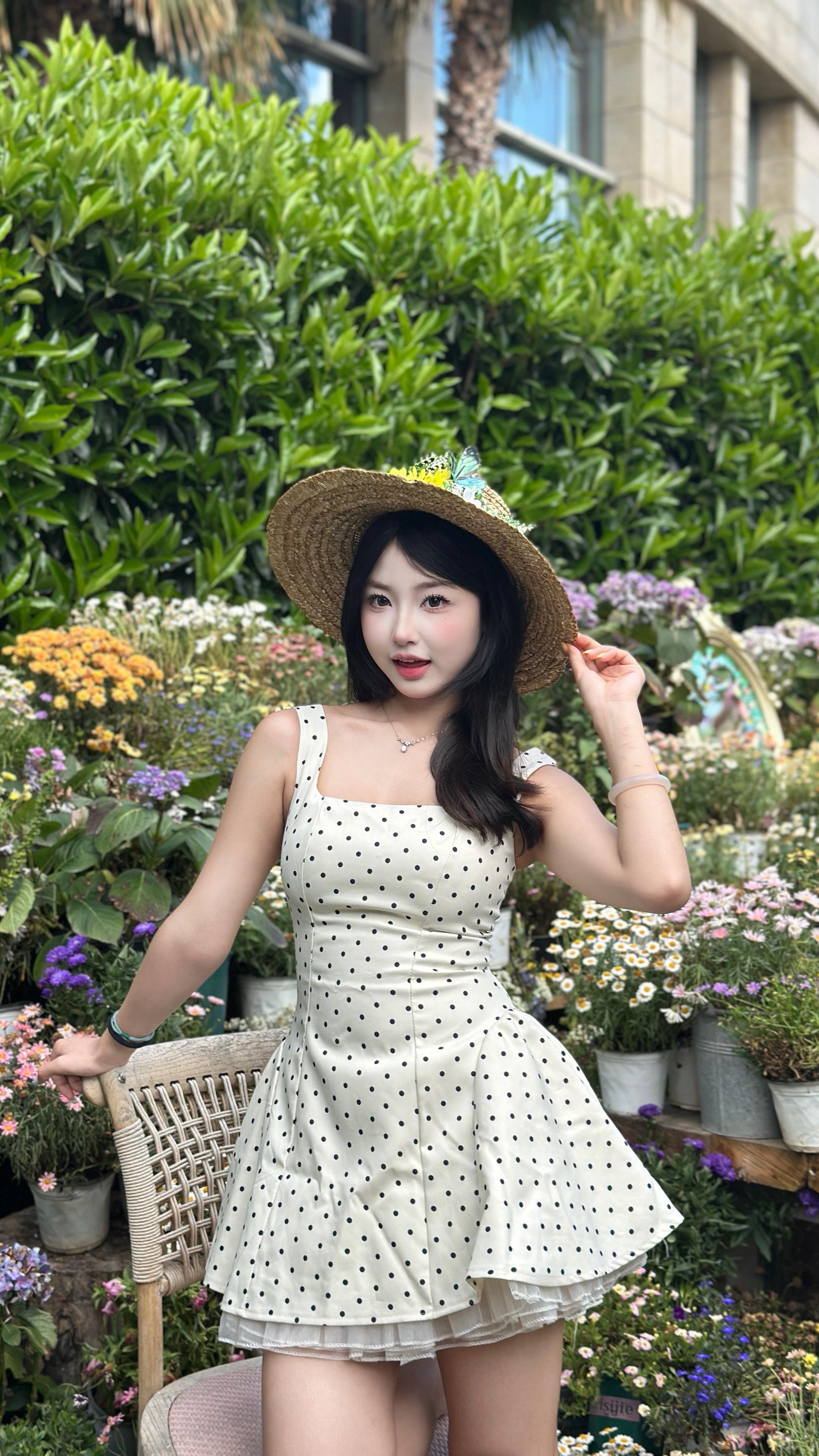 不管这个世界上多少坏人讨厌我 攻击我 不爱我 我依旧不语 就萌萌地站在这里