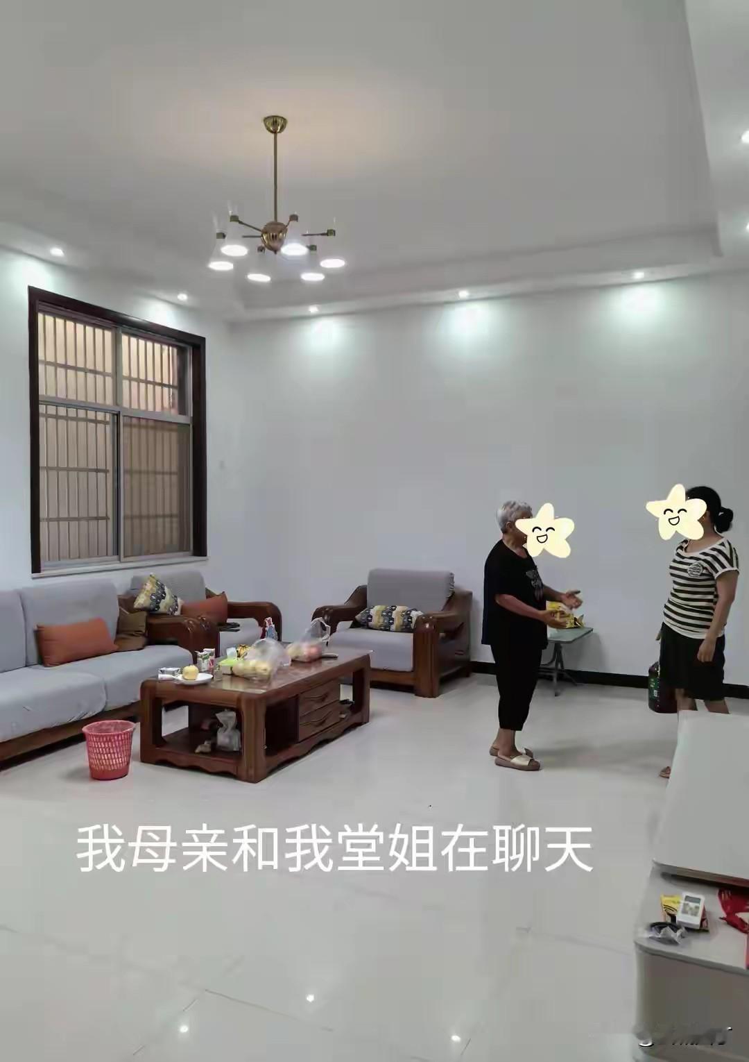 54岁的农村堂姐去了欧洲4年，带回了几十万元，却被丈夫嫌弃，不要她了。

春节时