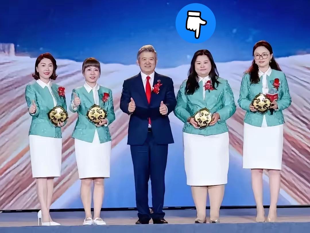 我那个做保险的朋友，听完任晓敏的通报，直接跟我说了句大实话——

“别信泰康的声