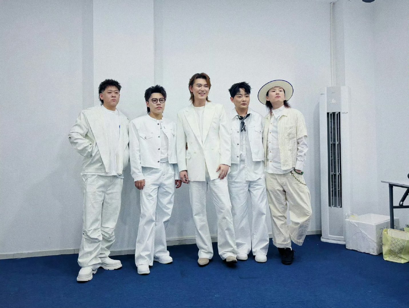 窝囊five团魂 窝囊five舞台反差感窝囊five几个人之间默契满满，看得出来