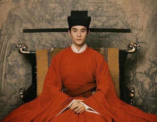 晴雨风说史[超话]晴雨风说史要说中国历史上最有争议或最好玩的皇帝，雍正帝肯定都能
