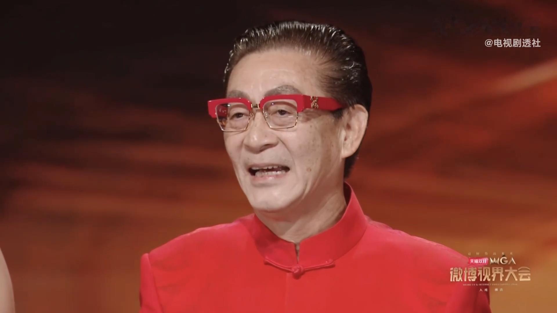 六小龄童孙小圣两代美猴王同框谁懂这份跨越时光的感动！两代美猴王同框，一场属于西游