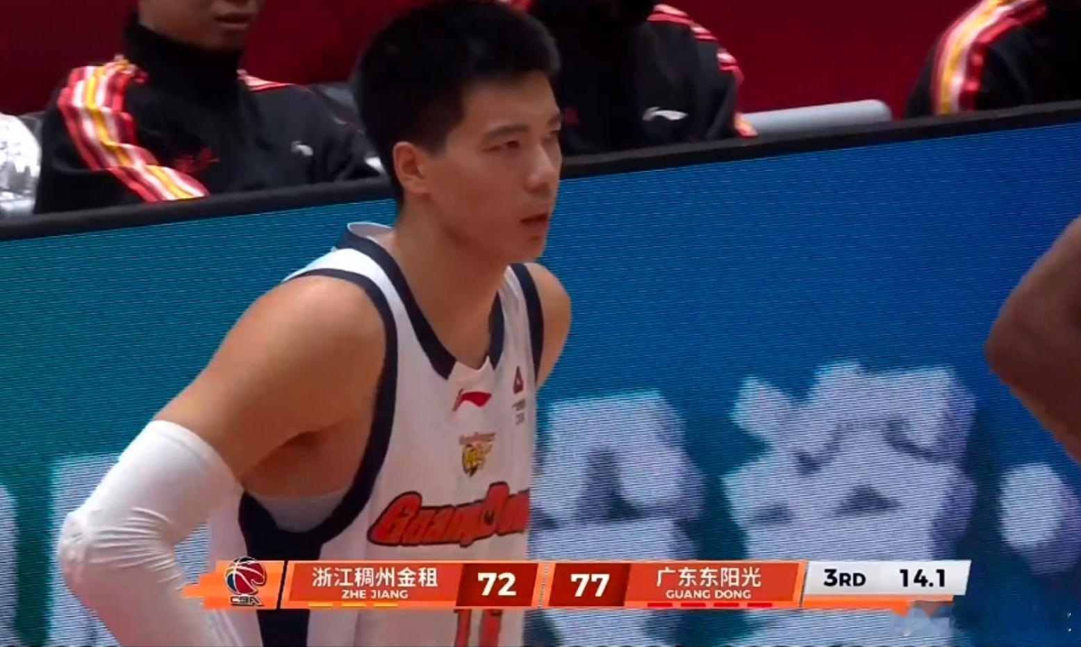 6分钟光速4犯，两场球领到9次犯规焦泊乔现在最需要做的可能不是得分、也不是盖帽，