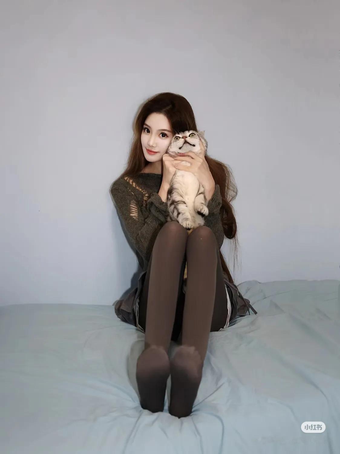 社恐小猫一枚
有一个超爱拍照的姐姐 孩子是一点没遗传[叹气R]
	
#来拍照了 