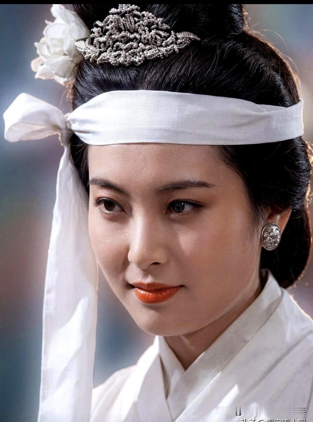 只怪自己当初太年轻，现在回头看94央视版《三国演义》里的何太后，应该是“老三国审