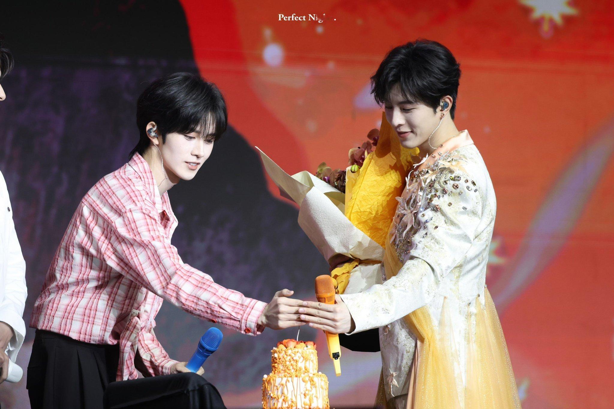 我靠一起挡住😭 