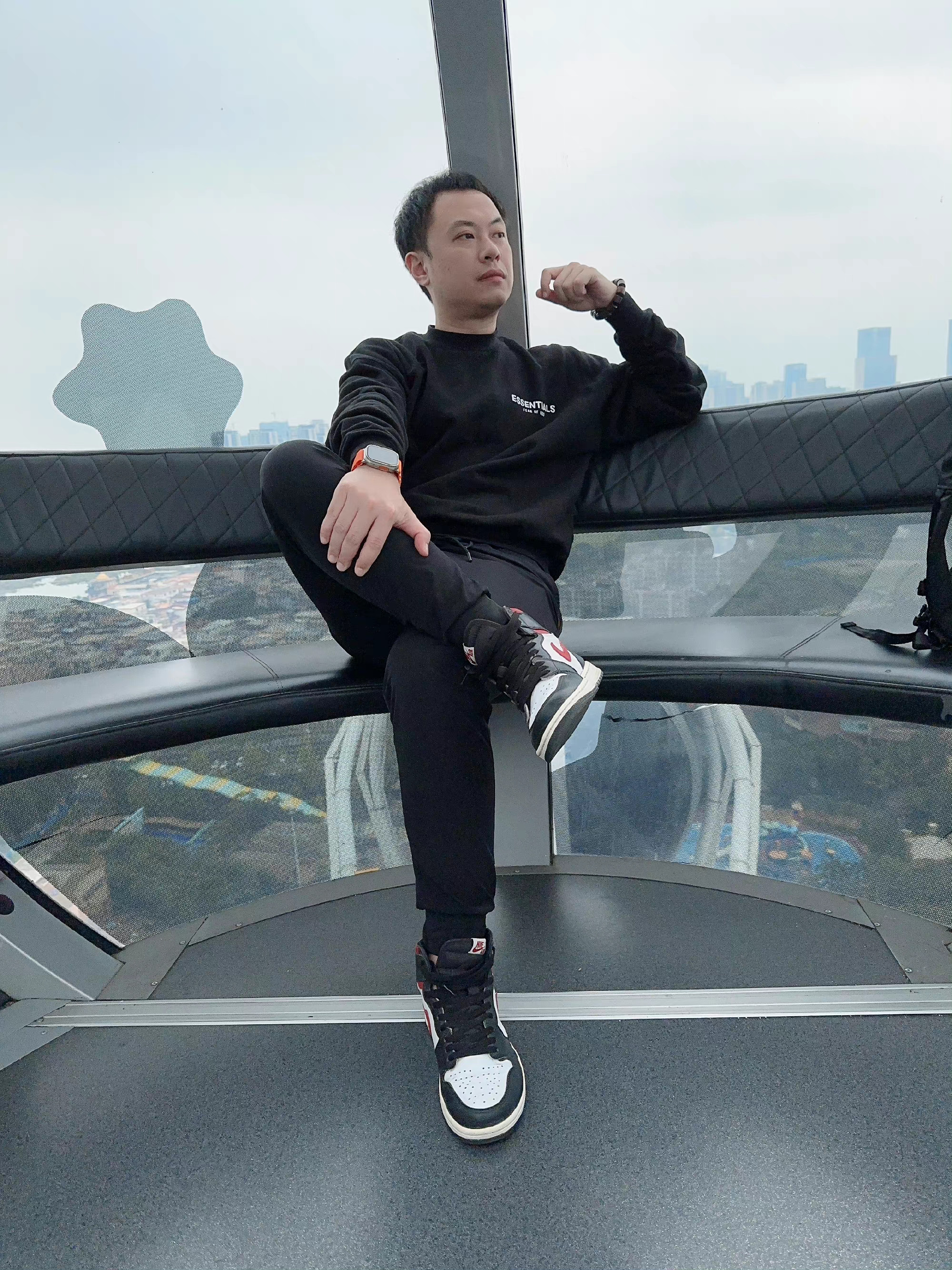 有时候，觉得自己还是挺帅的。对吧。 
