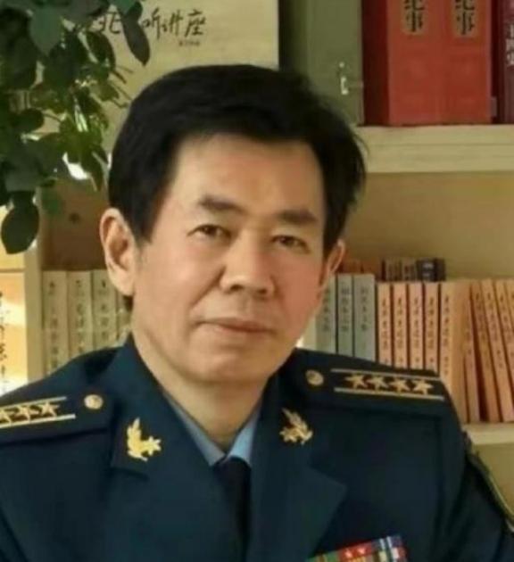 最大的台独分子，再也藏不住尾巴，终于露出来了肮脏的脑袋！原来，最大的台独分子不都