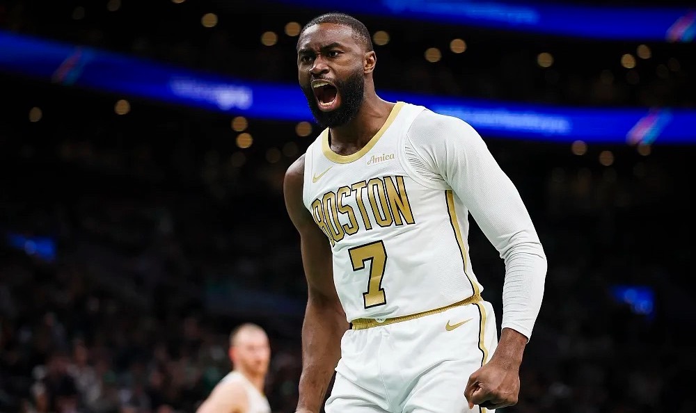 波士顿凯尔特人目前正处于四连客之旅的收官阶段，球队状态极其火热。在昨日以147-