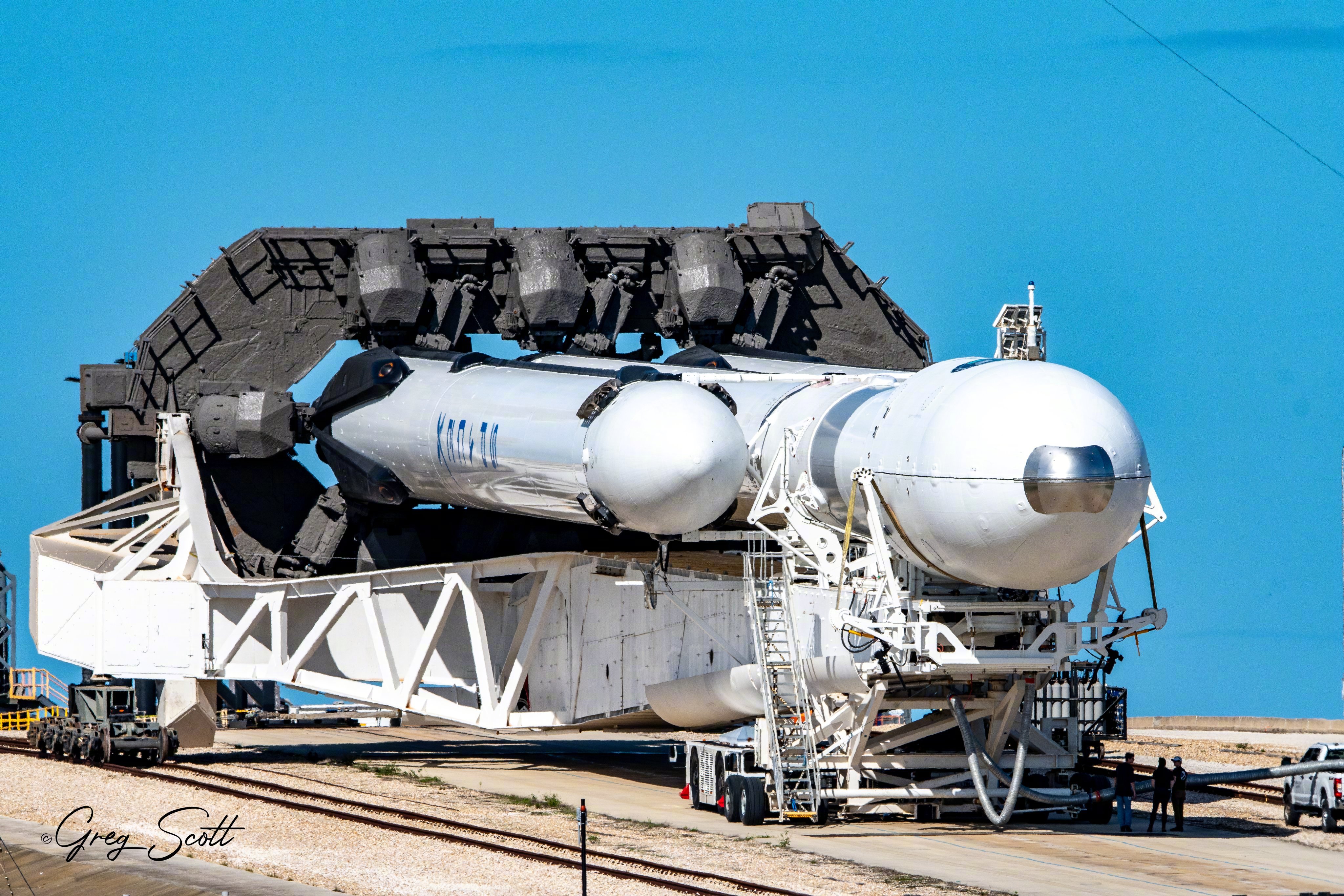 真是好久不见呀！重型猎鹰火箭终于又要发射了，大概在北京时间明天的这个时候。这将是