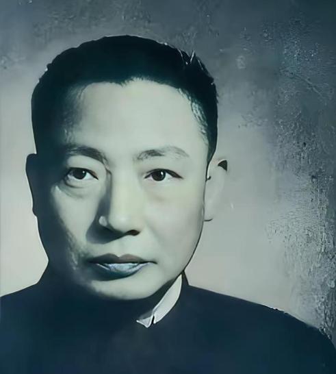 1949年11月29日深夜，重庆白市驿机场，毛人凤最后一个走，撤离名单上唯独缺了
