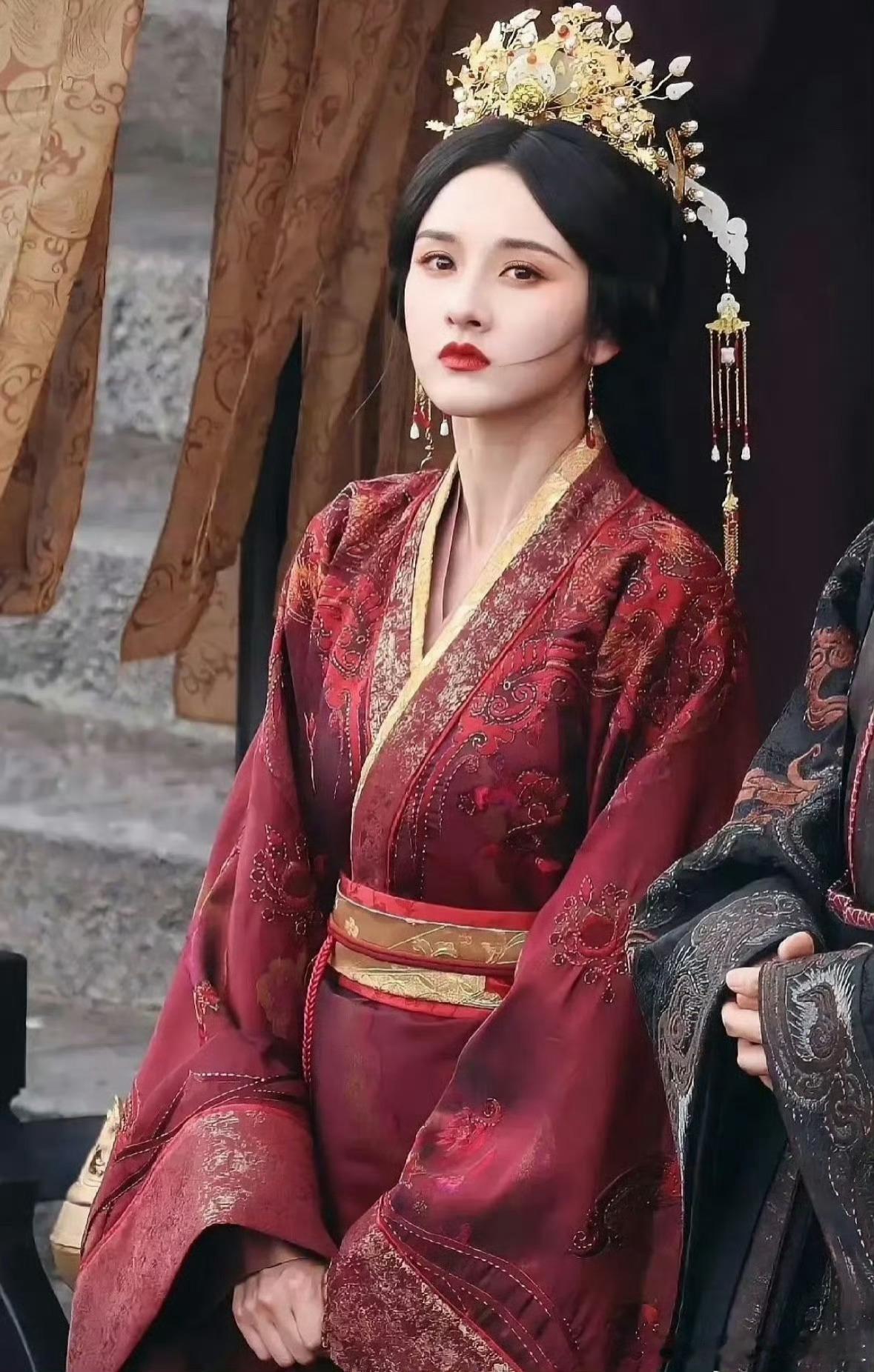 宋祖儿孔雪儿对手戏 宋祖儿孔雪儿对手戏我真的好爱啊！没有台词只靠眼神[打call