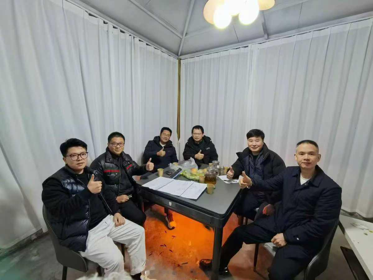 给几个金冠俱乐部的兄弟赋能到昨晚凌晨三点 ​​​