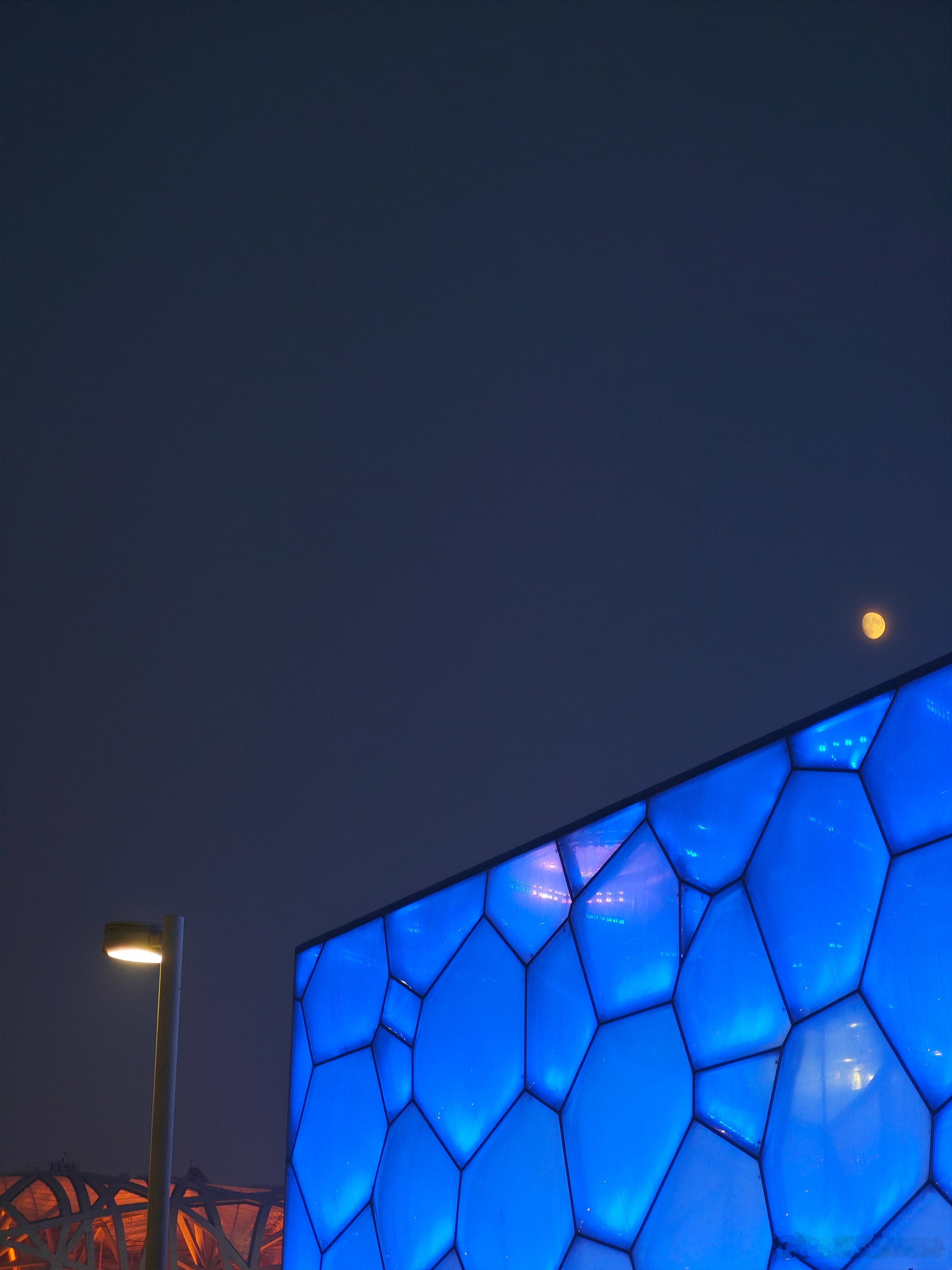 来vivo X200系列发布会了，今年我的位置比去年好太多了，我在中间靠前的排[