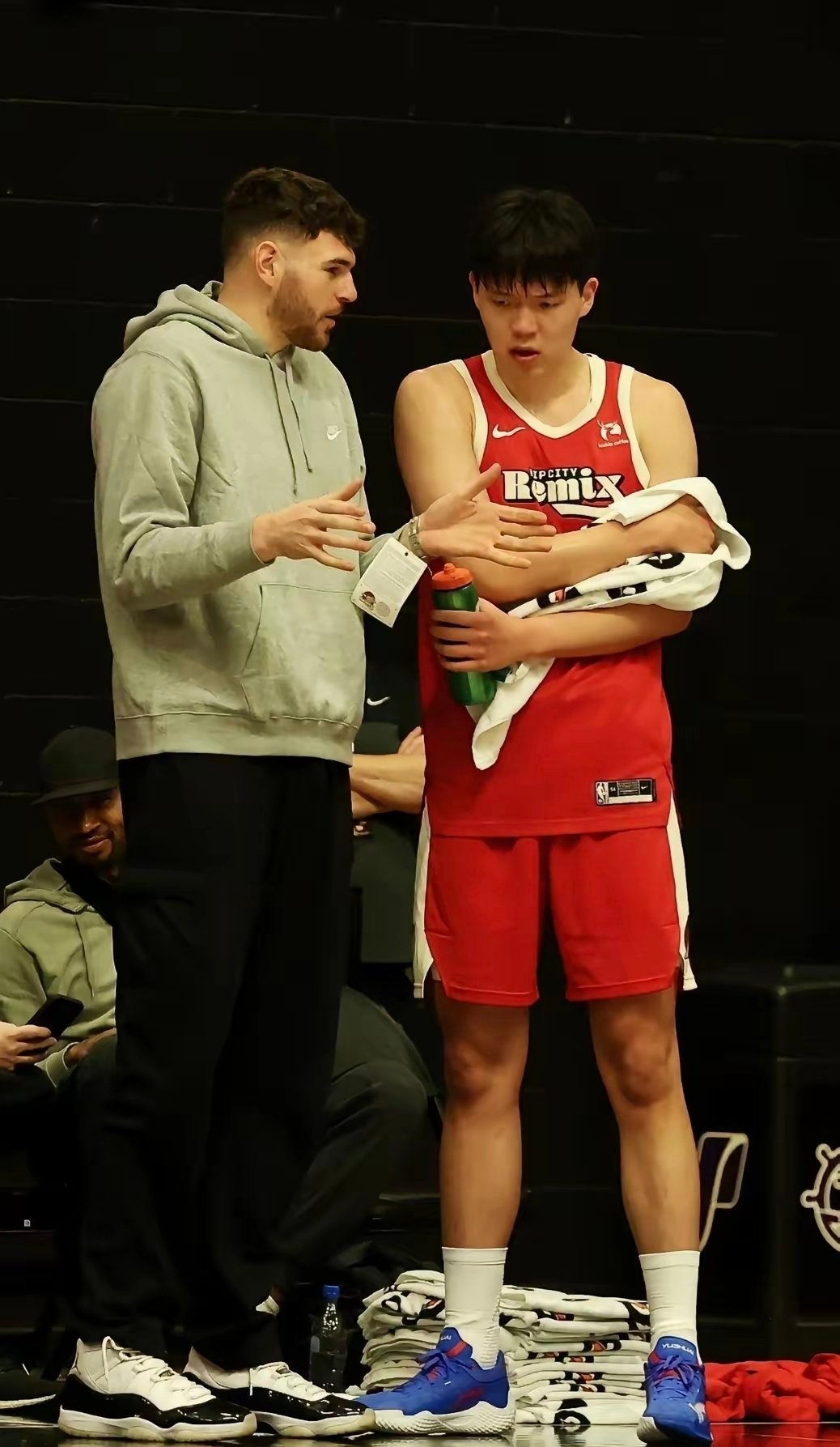 杨瀚森18+10+4，现场观战的克林根被小杨表现折服:  “太不可思议了，今晚他