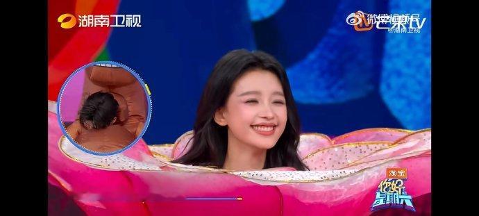 孙怡妥妥的花仙子你好星期六孙怡状态饱满元气满满，笑容清甜治愈人心，仪态端庄大方得