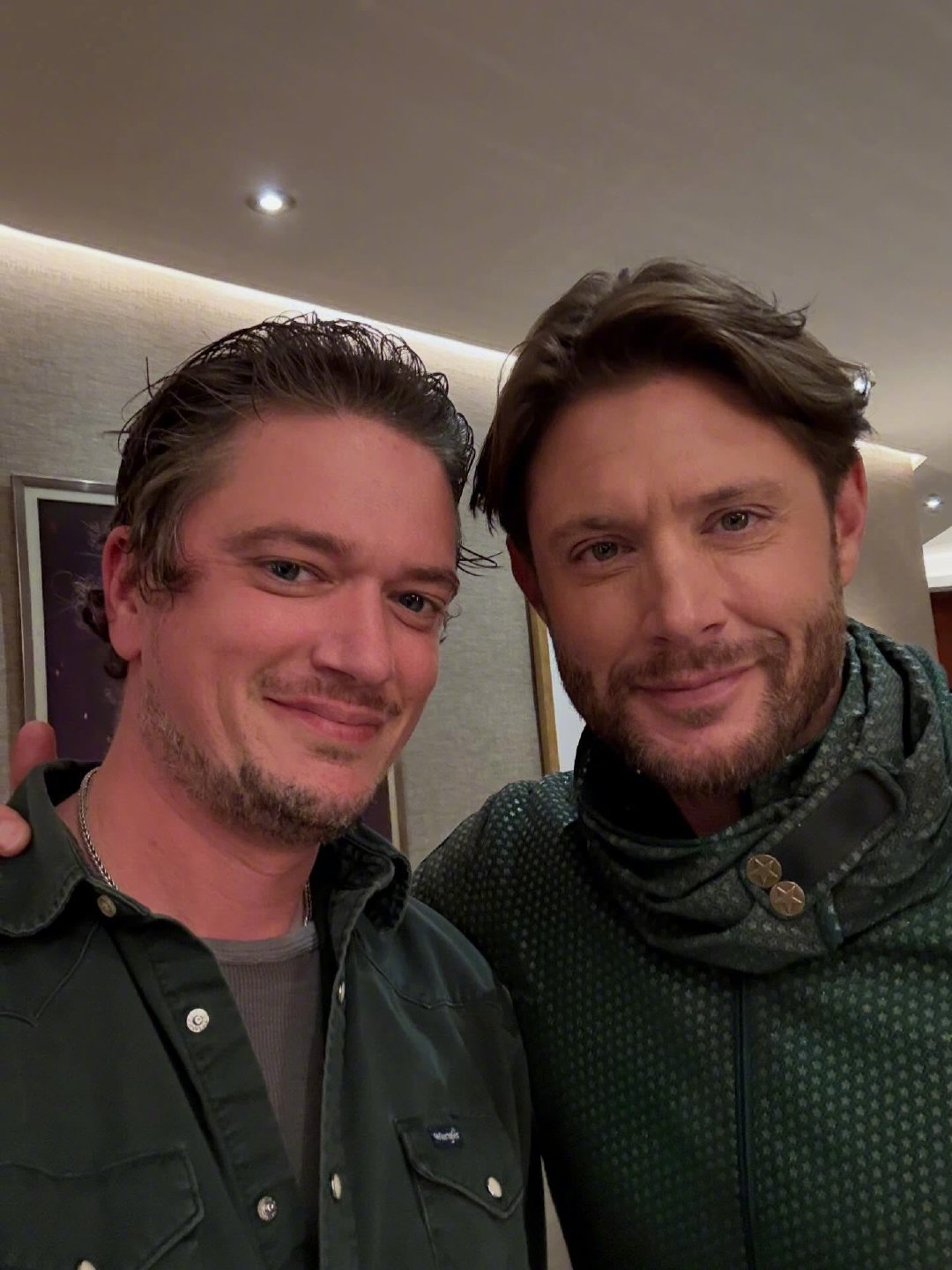 詹森·阿克斯在《黑袍纠察队》第五季的全新幕后照（P1-6），士兵男孩在本季刚开篇