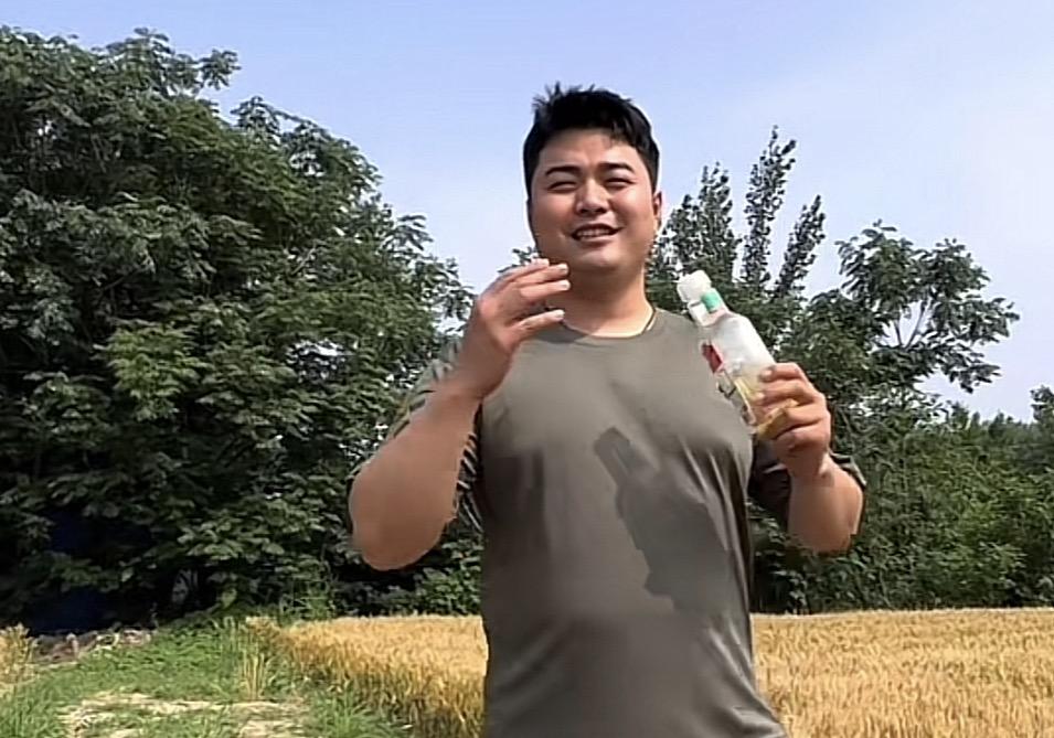 190元榴莲仅退款事件再发酵！女子被拘后仍死不悔改，用小号辱骂商家，疯狂作死！