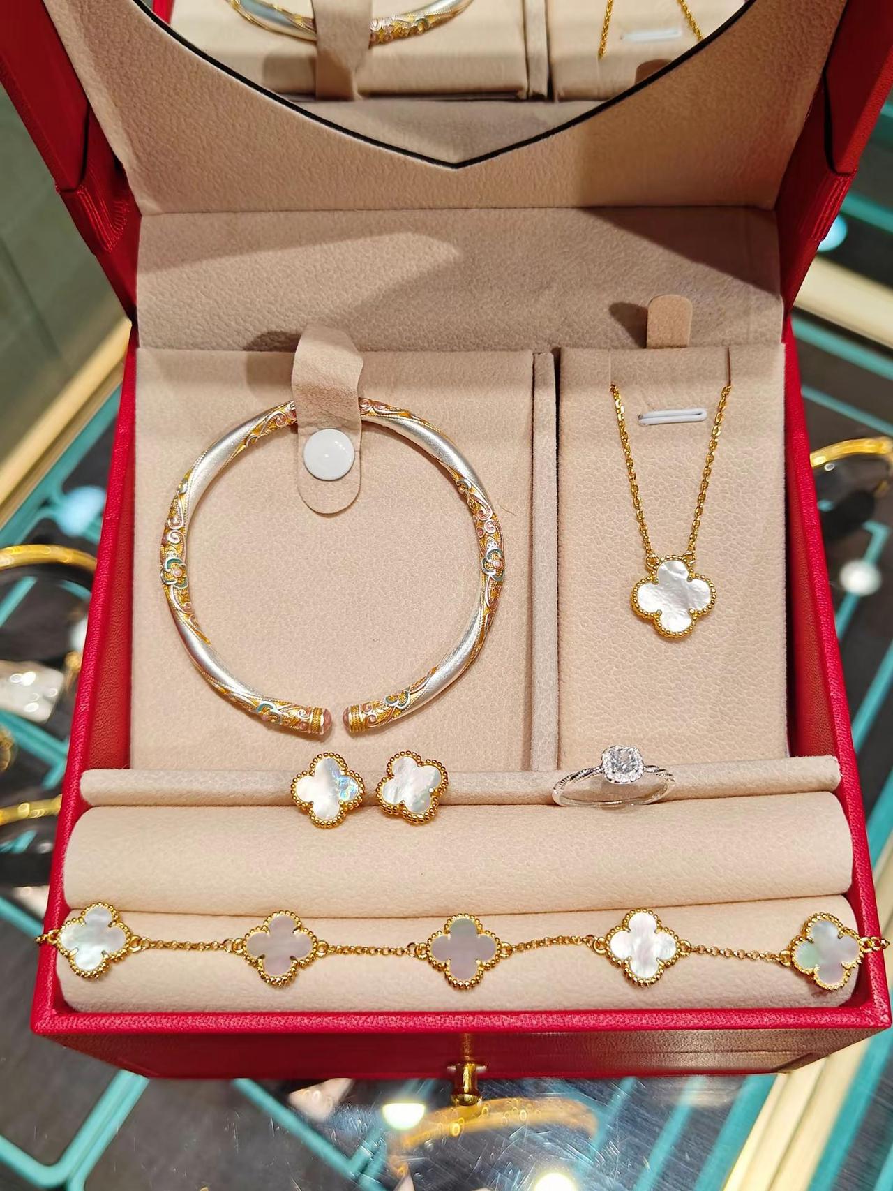 他五金娶你回家，我五银送你出嫁。足银999 五银 五银首饰 五银首饰一套