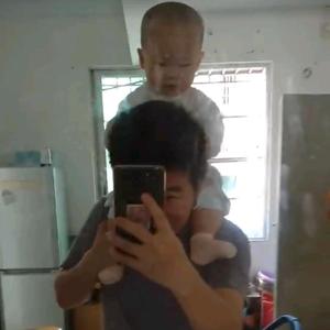 广漂阿光一家子