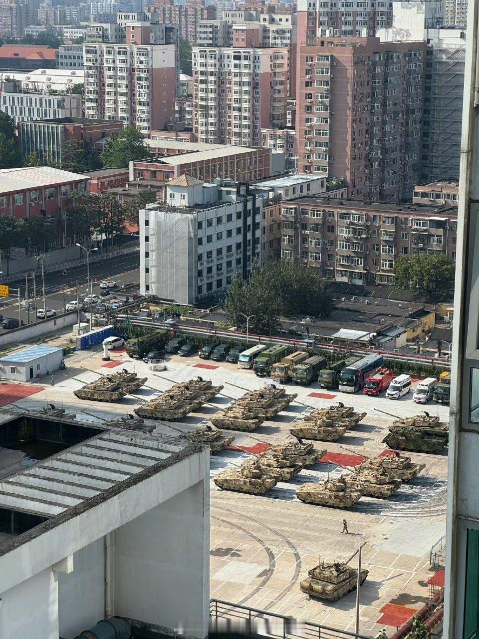 这是俄罗斯通讯社发的，不是我发的[二哈]抗战胜利80周年大会第二次演练完成 ​​