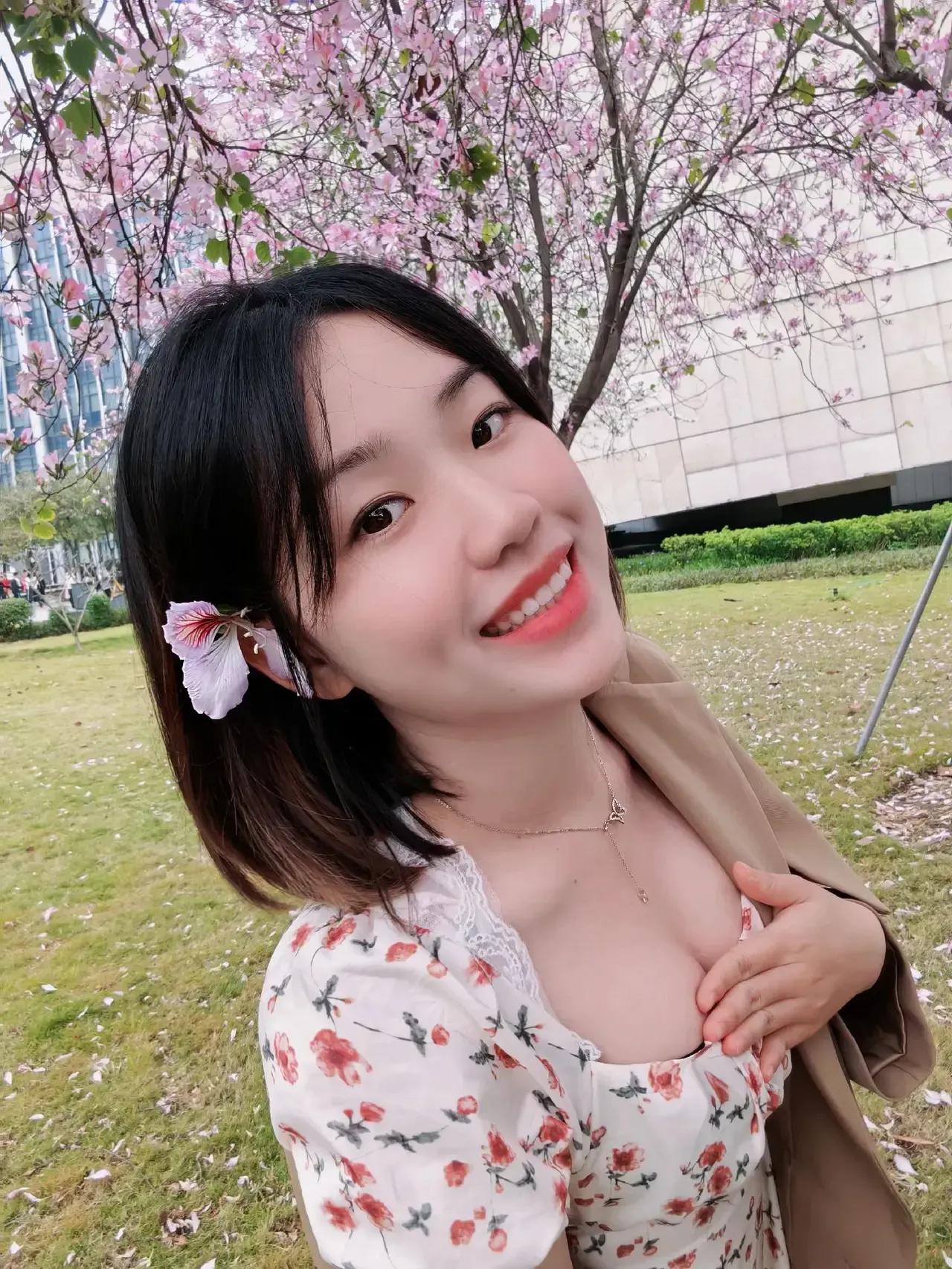 不经意的遮掩，只会让人以为，快到我碗里来。