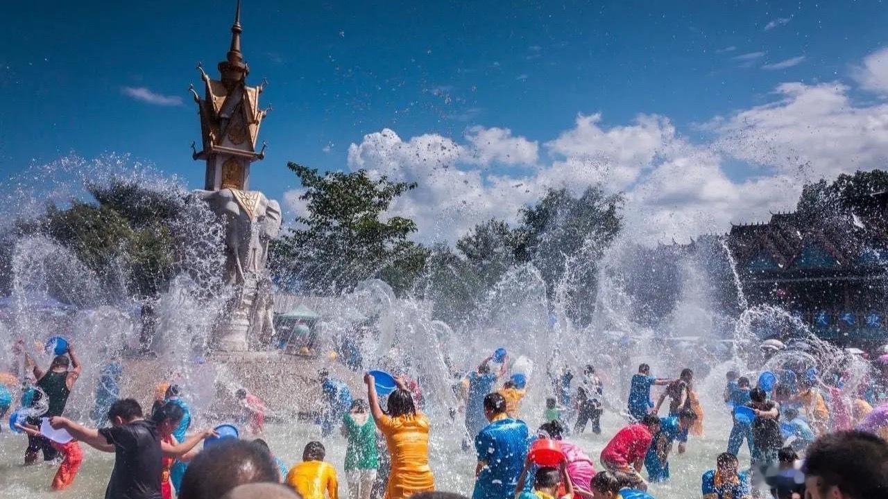 女生受邀去泰国泼水节被转卖电诈园  广东大一女生受邀去泰国参加泼水节，下飞机即被