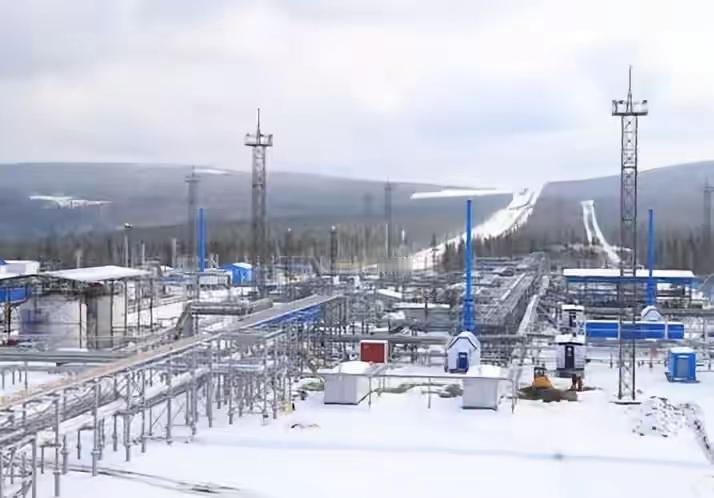 俄罗斯通过石油和天然气又大赚了一笔，使得俄罗斯今年的局势十分的不错。随着俄军拿下