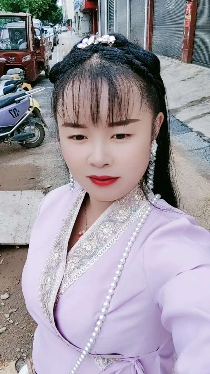 有谁会体会到你的难处呢？人一年比一年老，钱一年比一年难挣，自己想要的一样没买