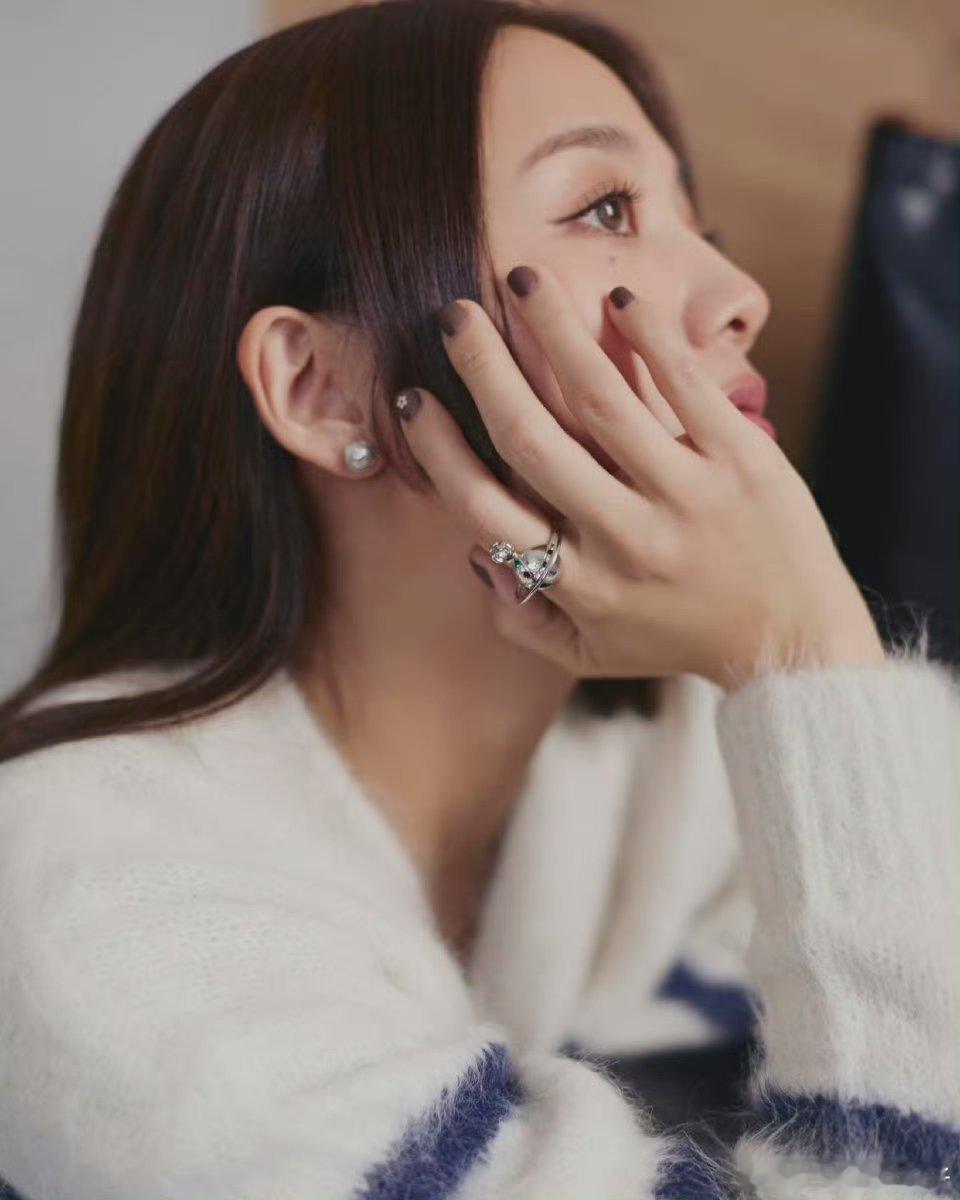 鬼鬼当妈后首营业 ，状态吼好～少女感一直都有欸～ 