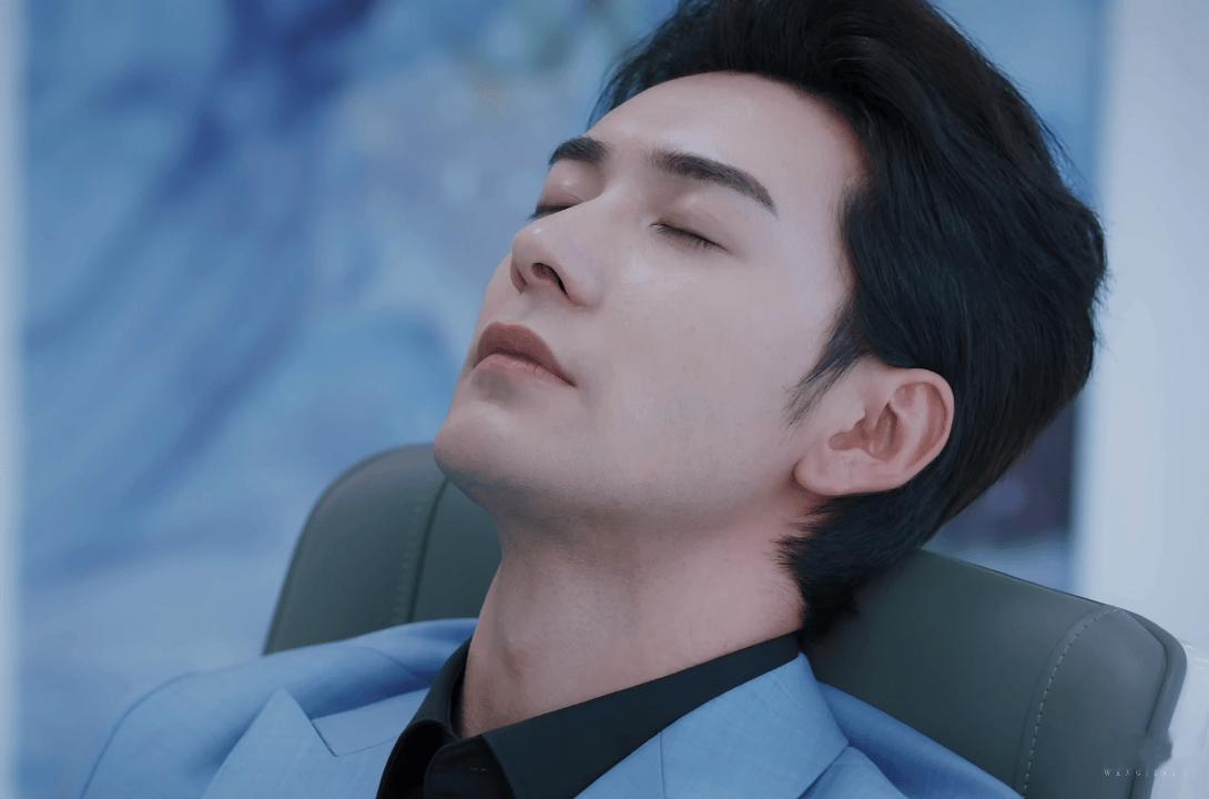 陈星旭 陈星旭陆行之 陈星旭地球超新鲜 姆们肖一成，一言不合就让人看他的大喉结～