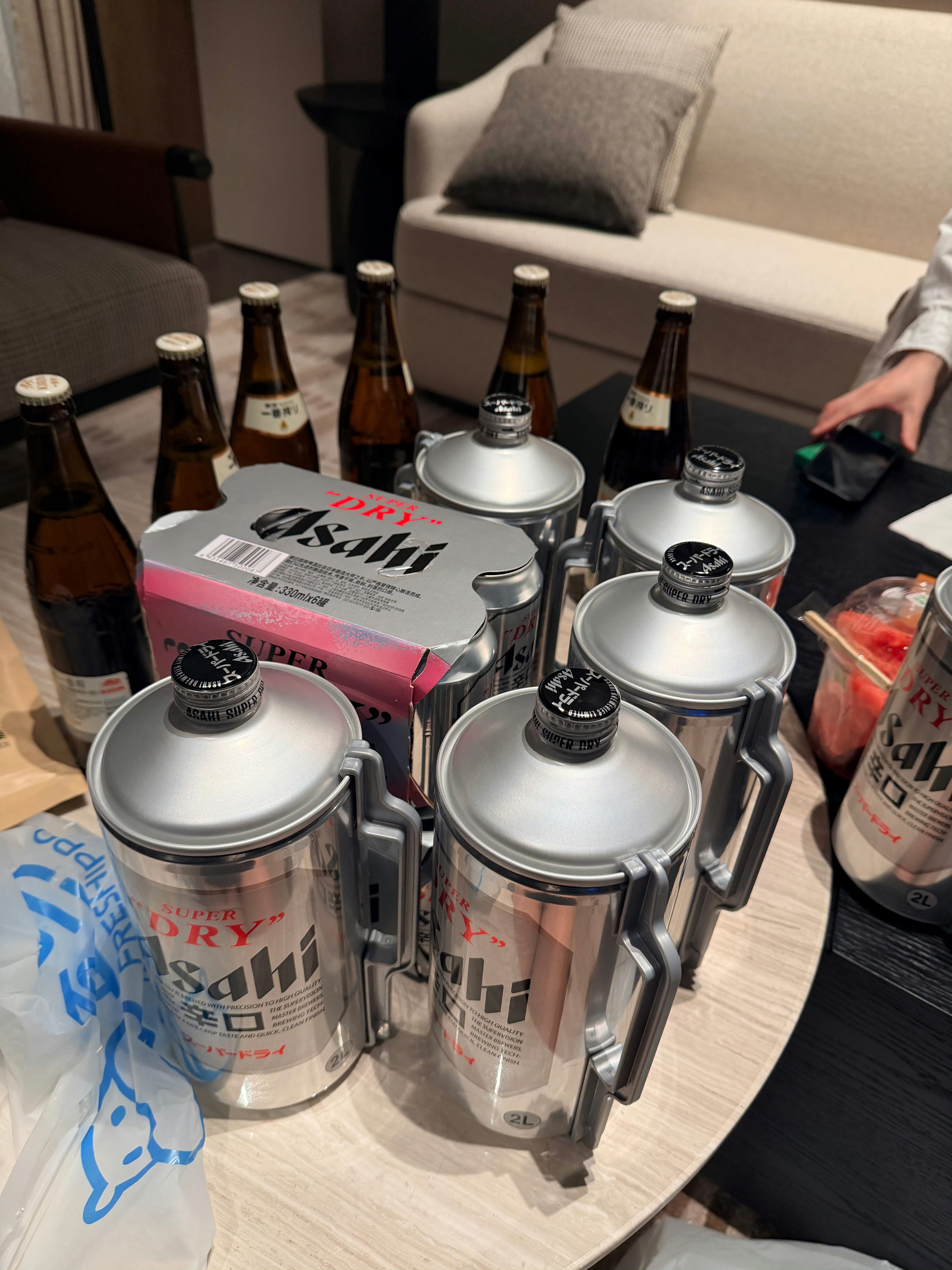 听说唱音乐和酒精只是精神支柱🍻与妳同床共枕才能解决根源问题🤗每天晚上沉迷于酒