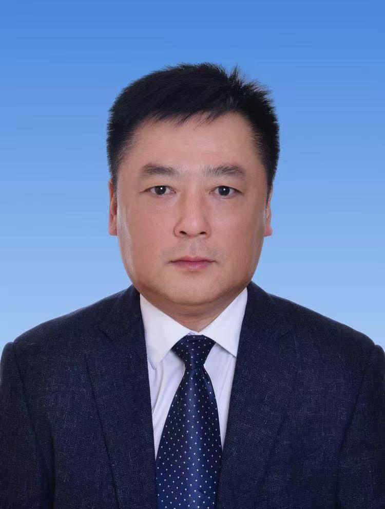 70后啊，而且是从镇里考到泉城的，就是觉得太可惜。
