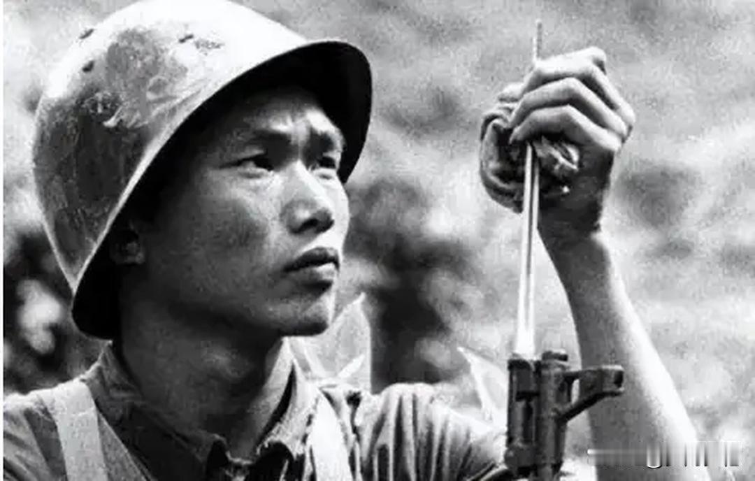 1990年重庆街头数十混混围殴农民，反被板砖挨个放倒，派出所里才知对方是失踪十年