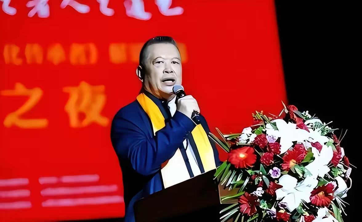 世界洪门总会向全球华人社会扔出“重磅炸弹”——以最直接、最不留情的方式，宣布与左