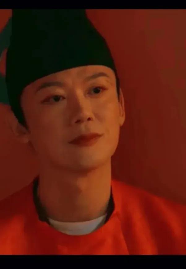 追剧《长安的荔枝》  昨晚剧情:鱼常侍从李善德手中拿到荔枝转运的札子，本想占为己