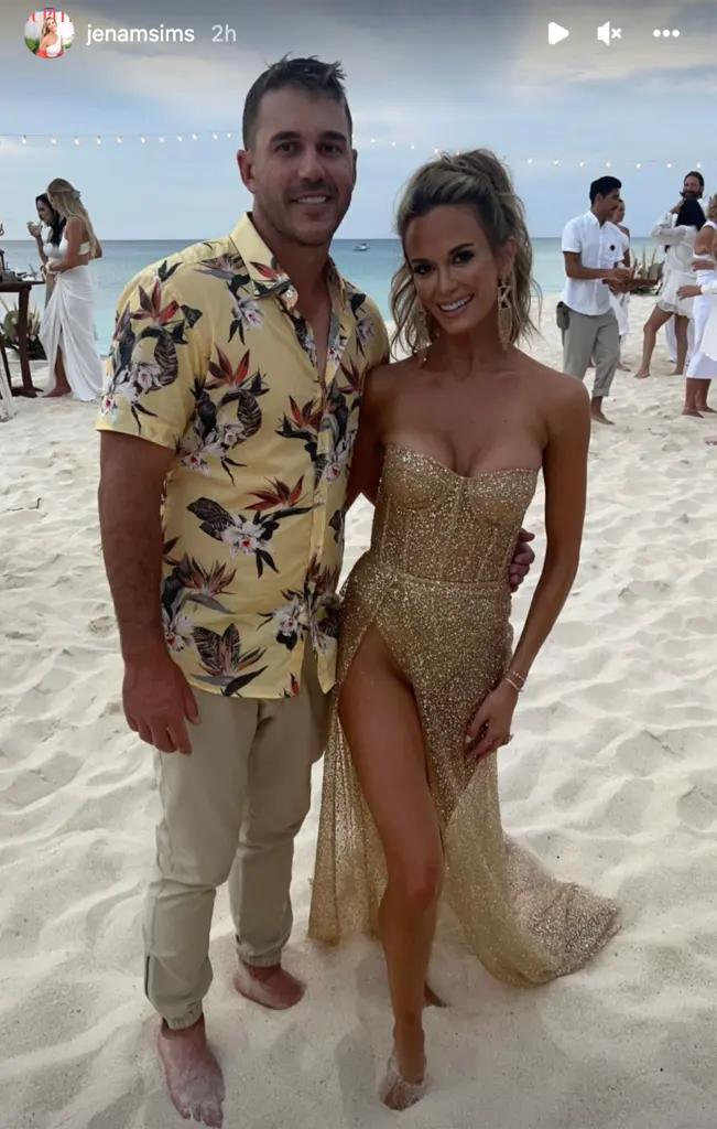 Jena Sims 正在告别单身生活。
周五，高尔夫球手布鲁克斯·科普卡 (Br