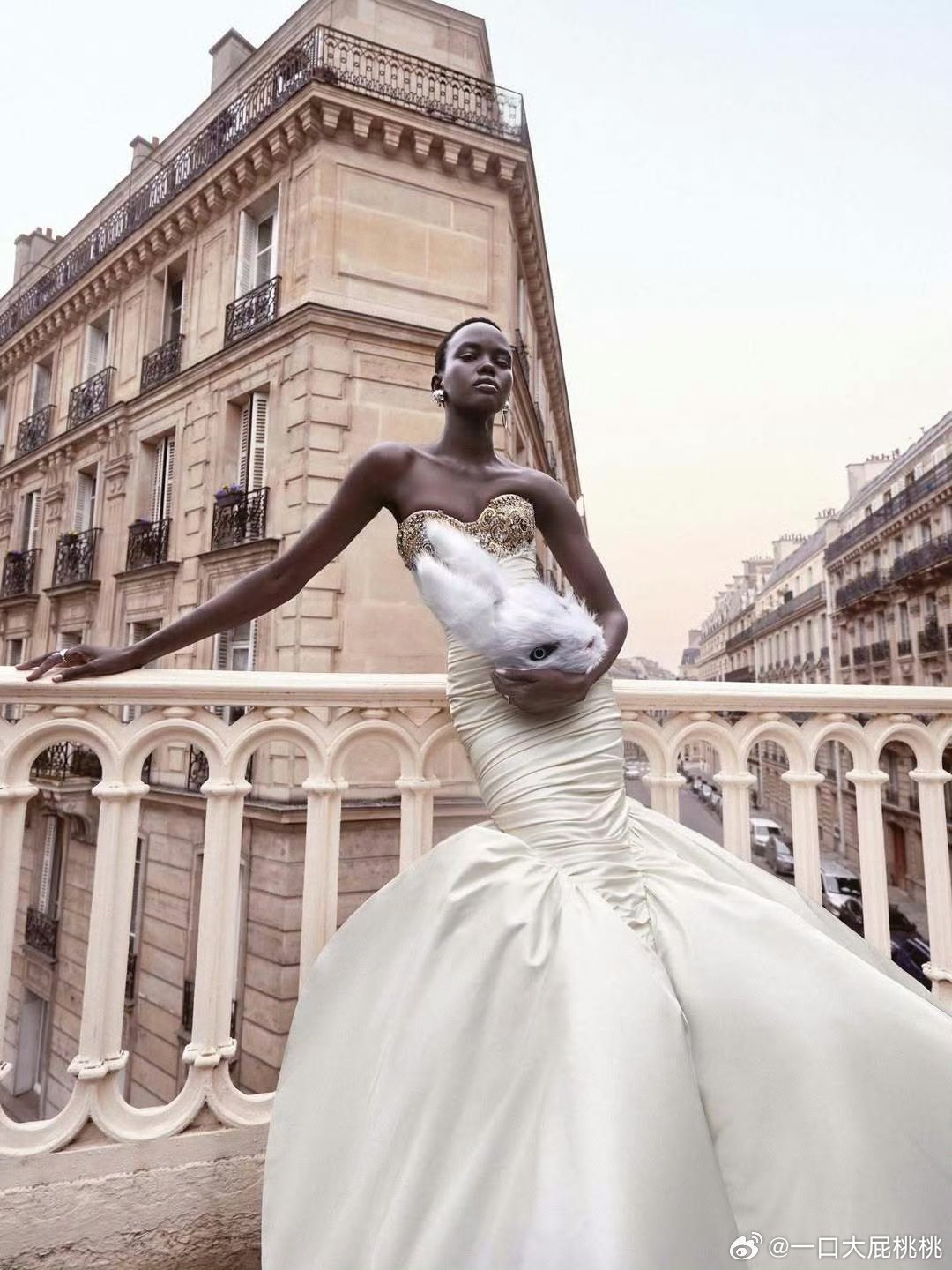 葡萄牙版vogue模特演绎了 Zuhair Murad 26春夏高定，真美！ 