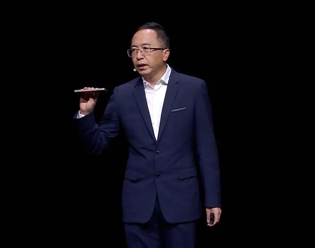 荣耀CEO赵明：“三折叠手机没有技术难度，荣耀在三折、卷轴等N多的技术上都有布局