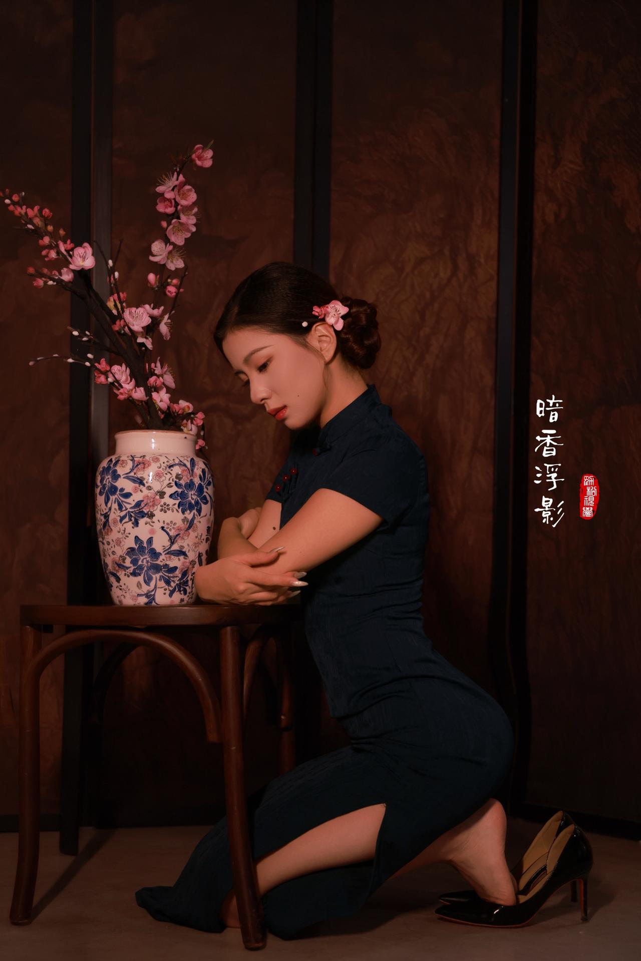 复古旗袍氛围感 温婉书卷旗袍才是东方韵味 旗袍与光影的邂逅 复古风雅