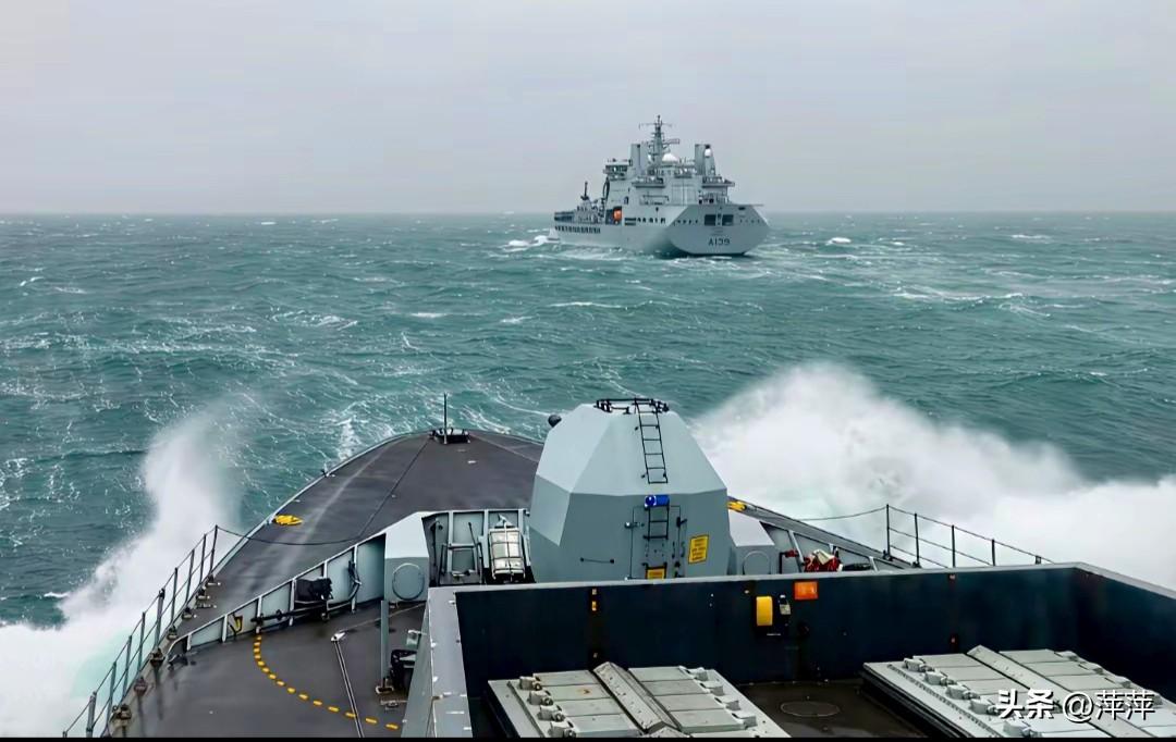 英国皇家海军23型“公爵”级护卫舰，是英国海军现役主力反潜护卫舰，1989年首舰