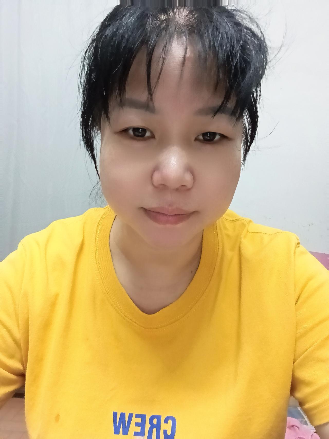大家好，我是七姐，今天在这里打包快递，我觉得男孩子和女孩子做事还是有一点差别。男