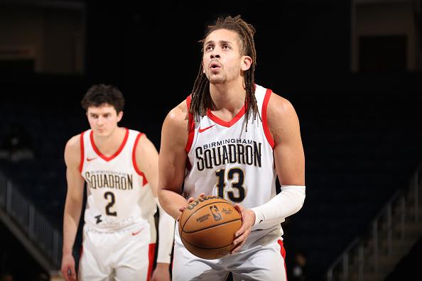 新奥尔良鹈鹕将与内线球员约什·奥杜罗签下一份双向合同。此前球队将布莱斯·麦戈文斯