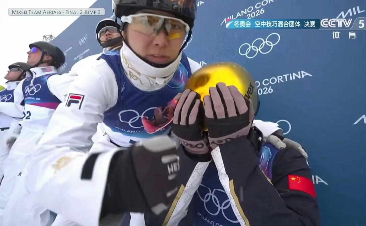 徐梦桃安慰李天马：“没事儿，这都是经历，再说咱们都拿4块了，全世界人都在努力。”