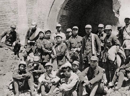 日军在1942年秋突然集结重兵，准备进攻八路军鲁中根据地，伪军也趁机申请日军派顾