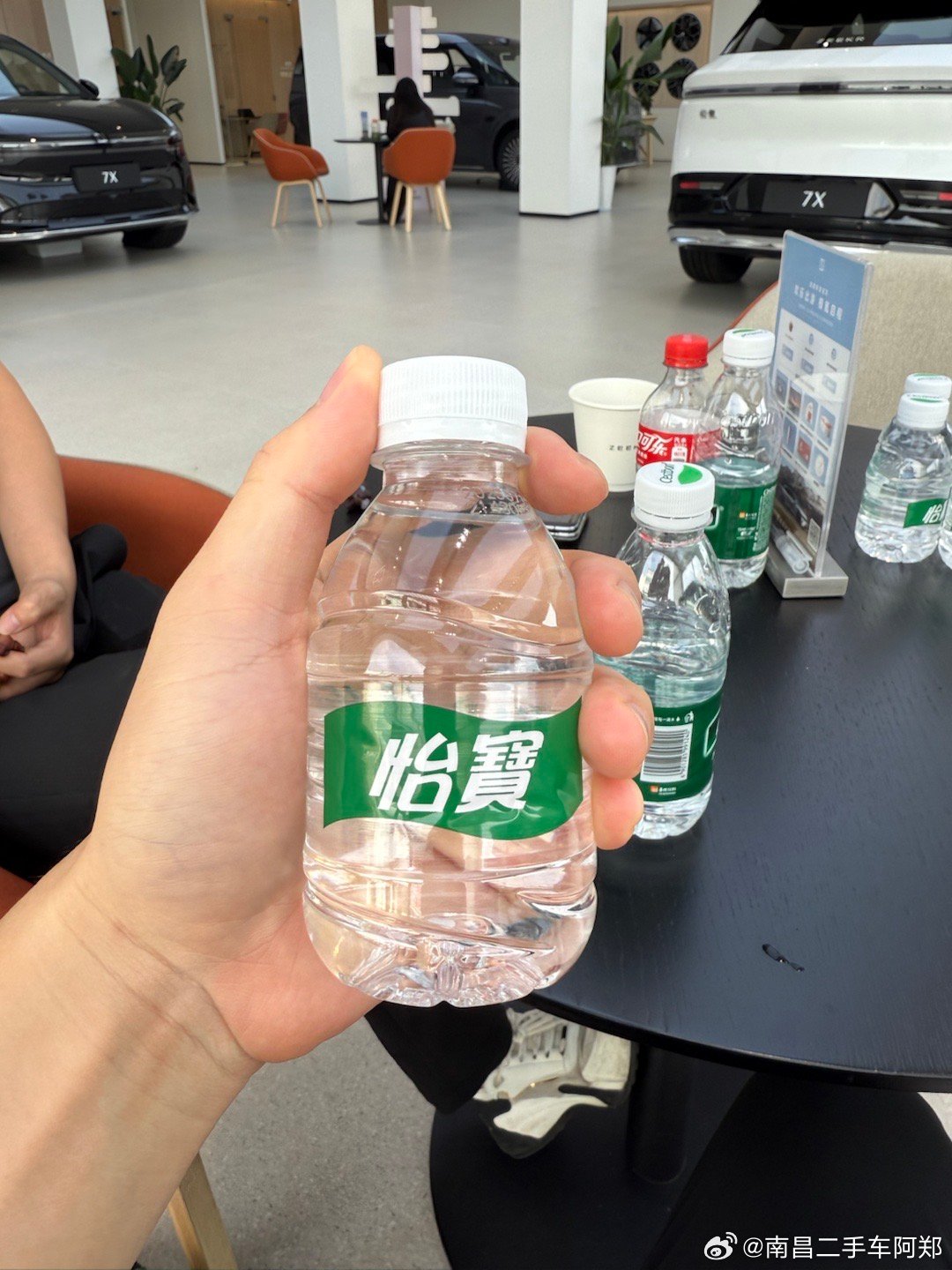 这么小的mini水，210毫升 ​​​