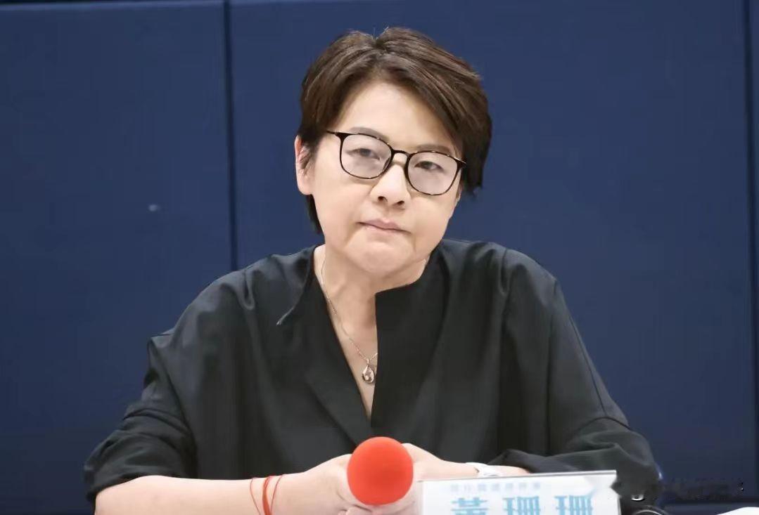 昔日搅黄蓝白合的黄珊珊1日卸任后将何去何从？柯进土城前她已被停权3年，因此无法继