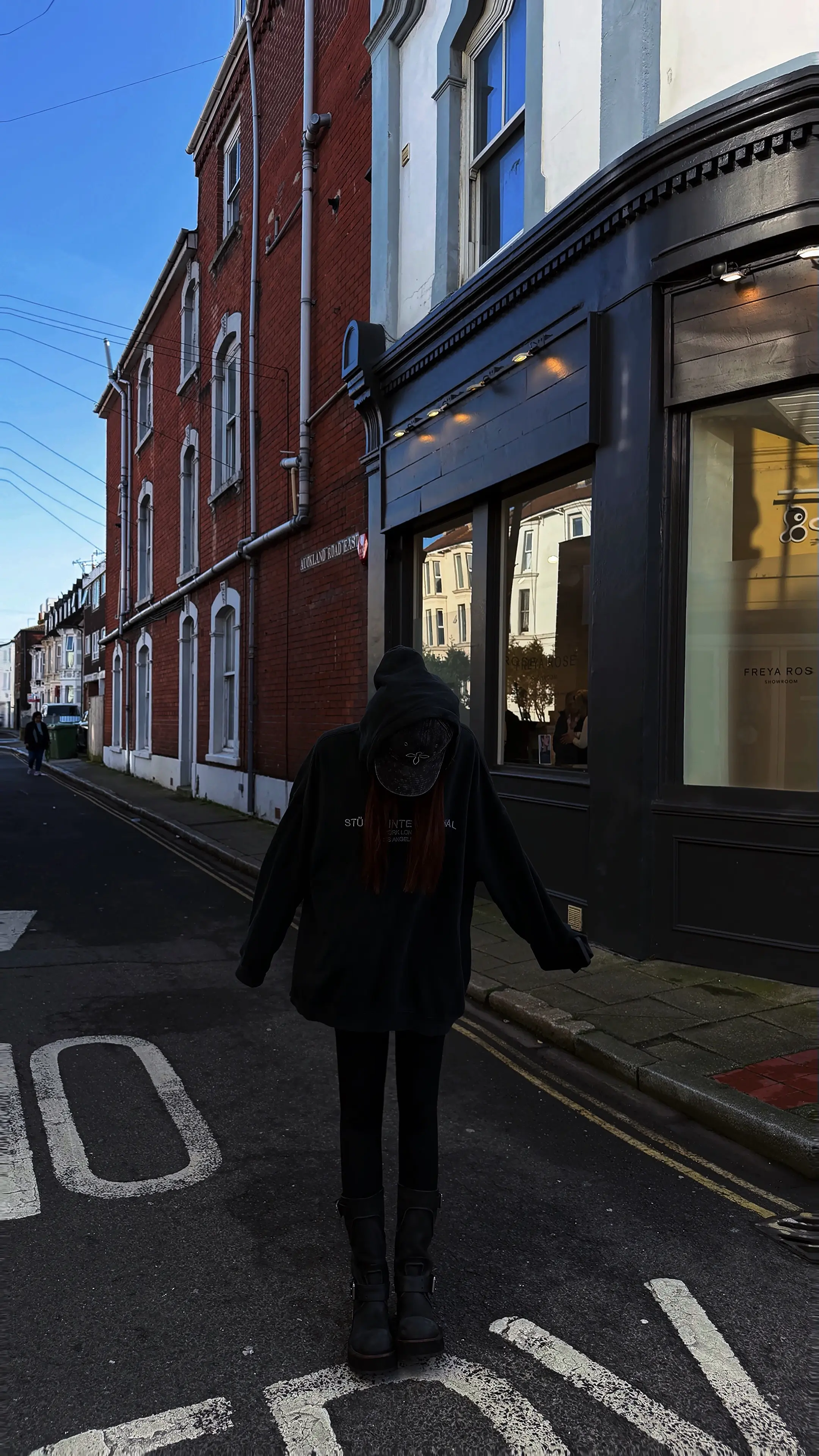 我们的世界只有彼此就够了