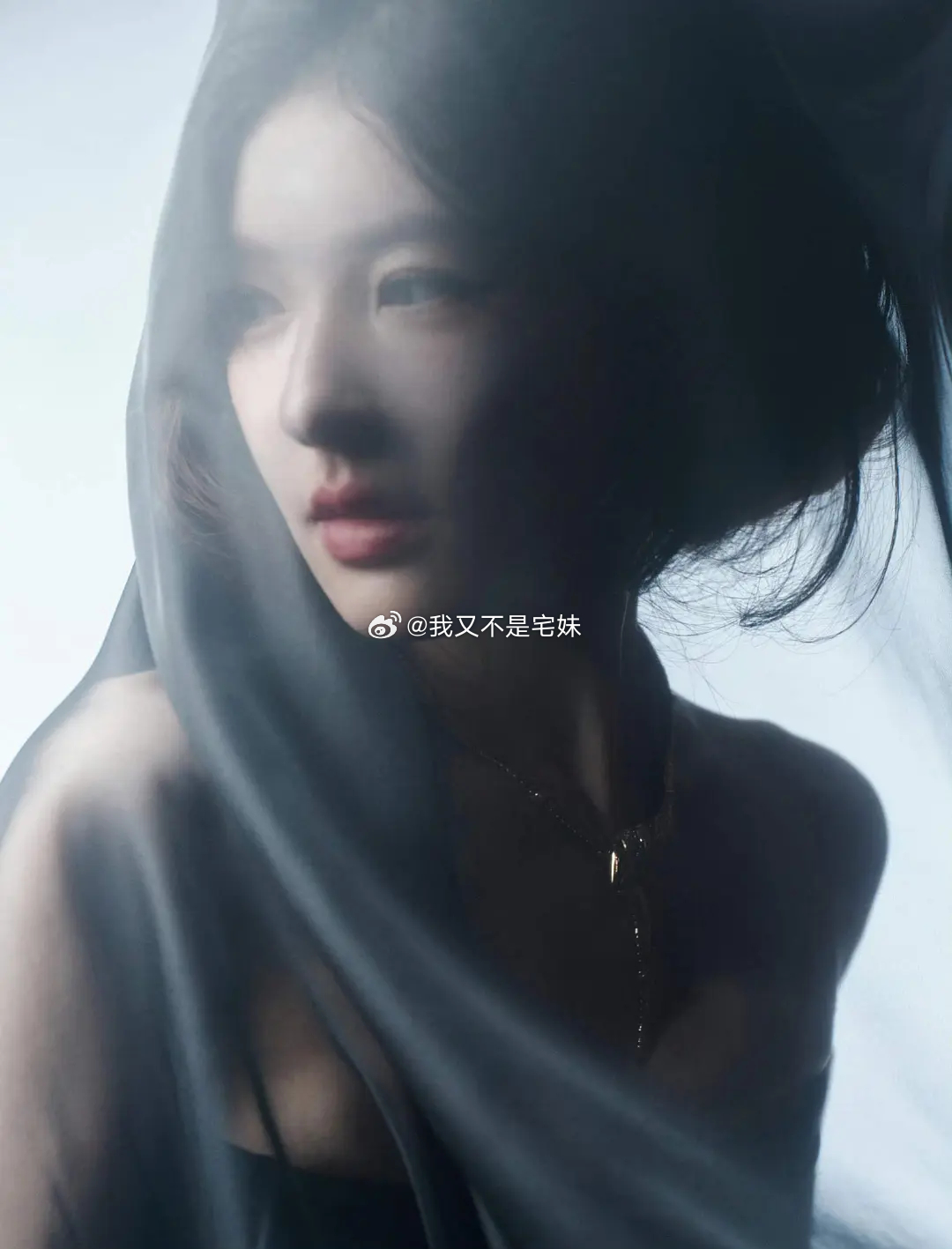 赵露思芭莎出图 ​​​